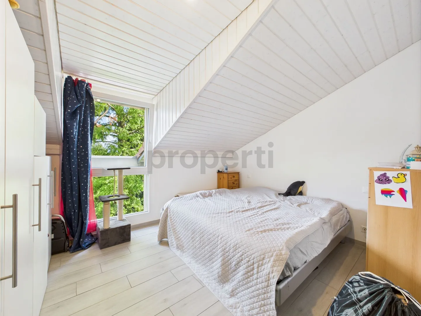 Spazioso appartamento moderno di 4,5 locali con balcone a Vallon FR - Foto 4 di 12