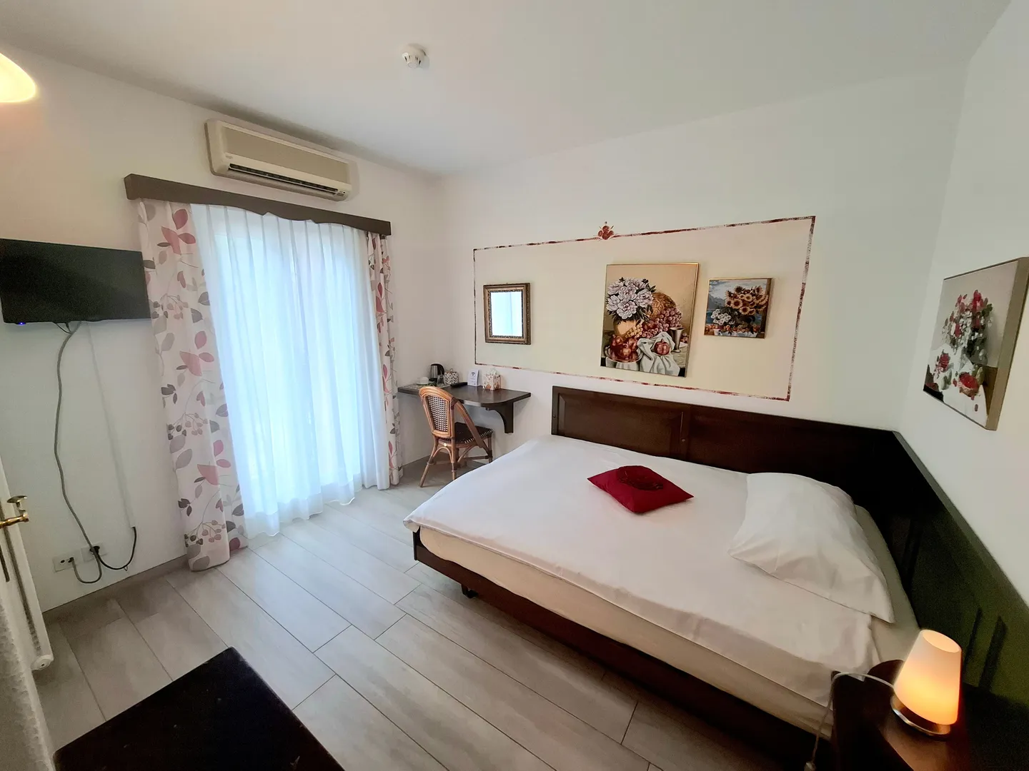 Bienvenue dans cet hôtel historique exclusif au cœur du canton du Tessin ! - Photo 7 sur 13