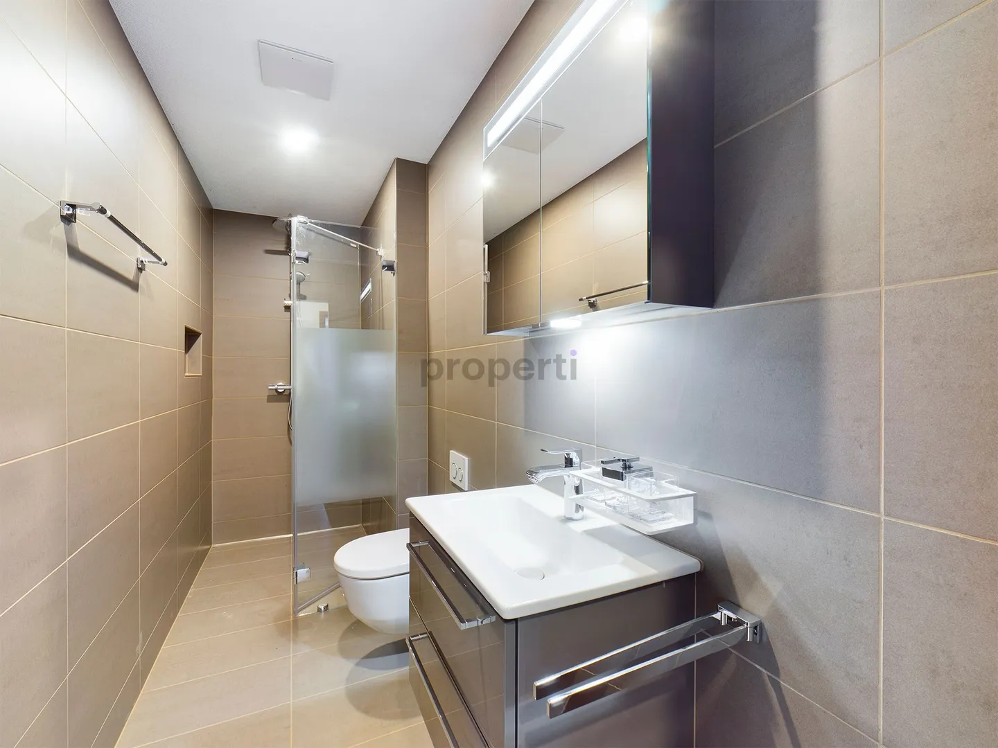 Moderne 3.5-Zimmer-Wohnung in Bärau mit Balkon und Parkplatz - Foto 8 von 10