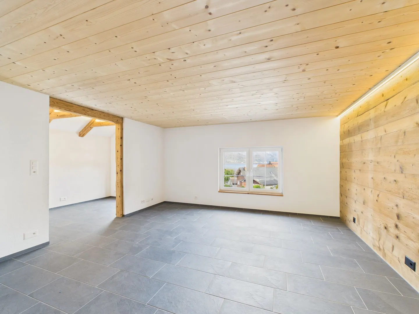 Bright single-family house with breathtaking views in Mühlehorn - Photo 8 of 12