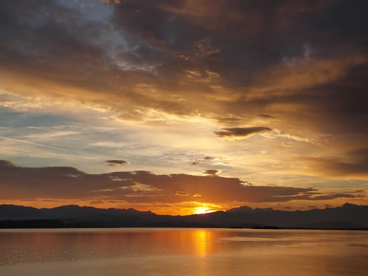 Appartement lumineux de 3,5 pièces avec loggia et vue sur le lac à Richterswil - meublé - Photo 12 sur 13