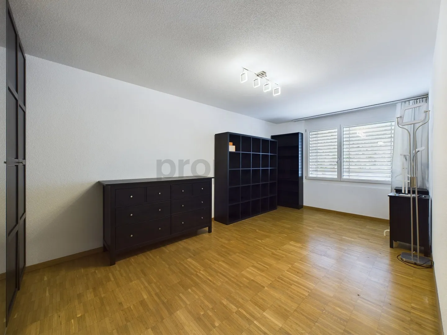 Exklusives 6.5-Zimmer-Reihenhaus in Schlieren - Foto 4 von 10