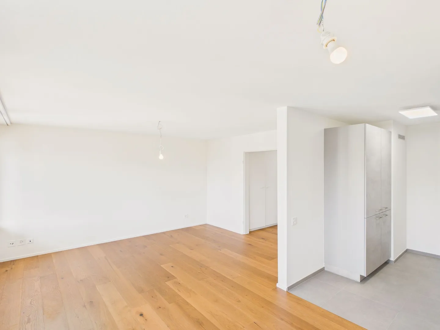 Charmante appartement 3.5 pièces avec balcon à Augst, Canton BL - Première occupation après rénovation - Photo 2 sur 10