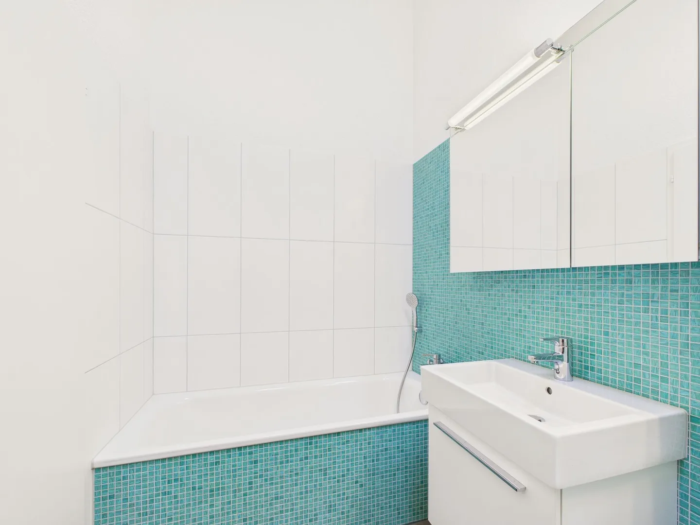 Charming and spacious corner townhouse in a sought-after location in Allschwil - Photo 9 of 12