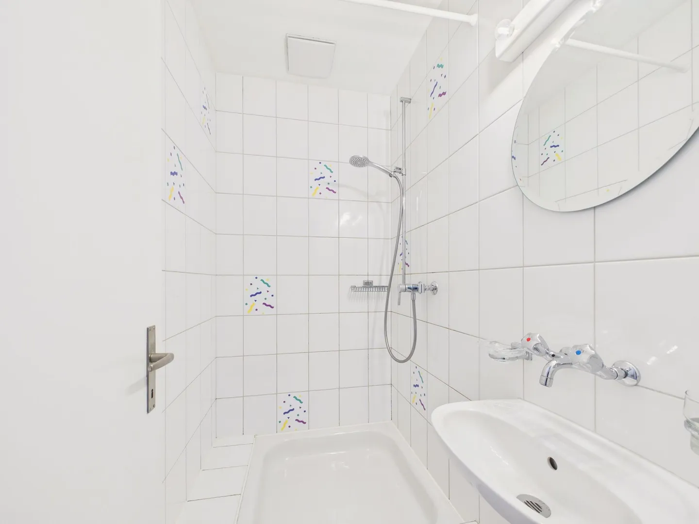 Charming and spacious corner townhouse in a sought-after location in Allschwil - Photo 10 of 12