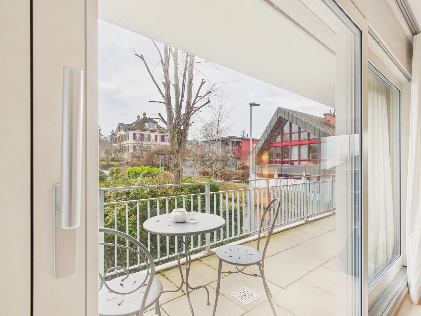 Moderne 3.5-Zimmer Wohnung mit grosszügigem Balkon in Uttwil - Photo 9 of 11