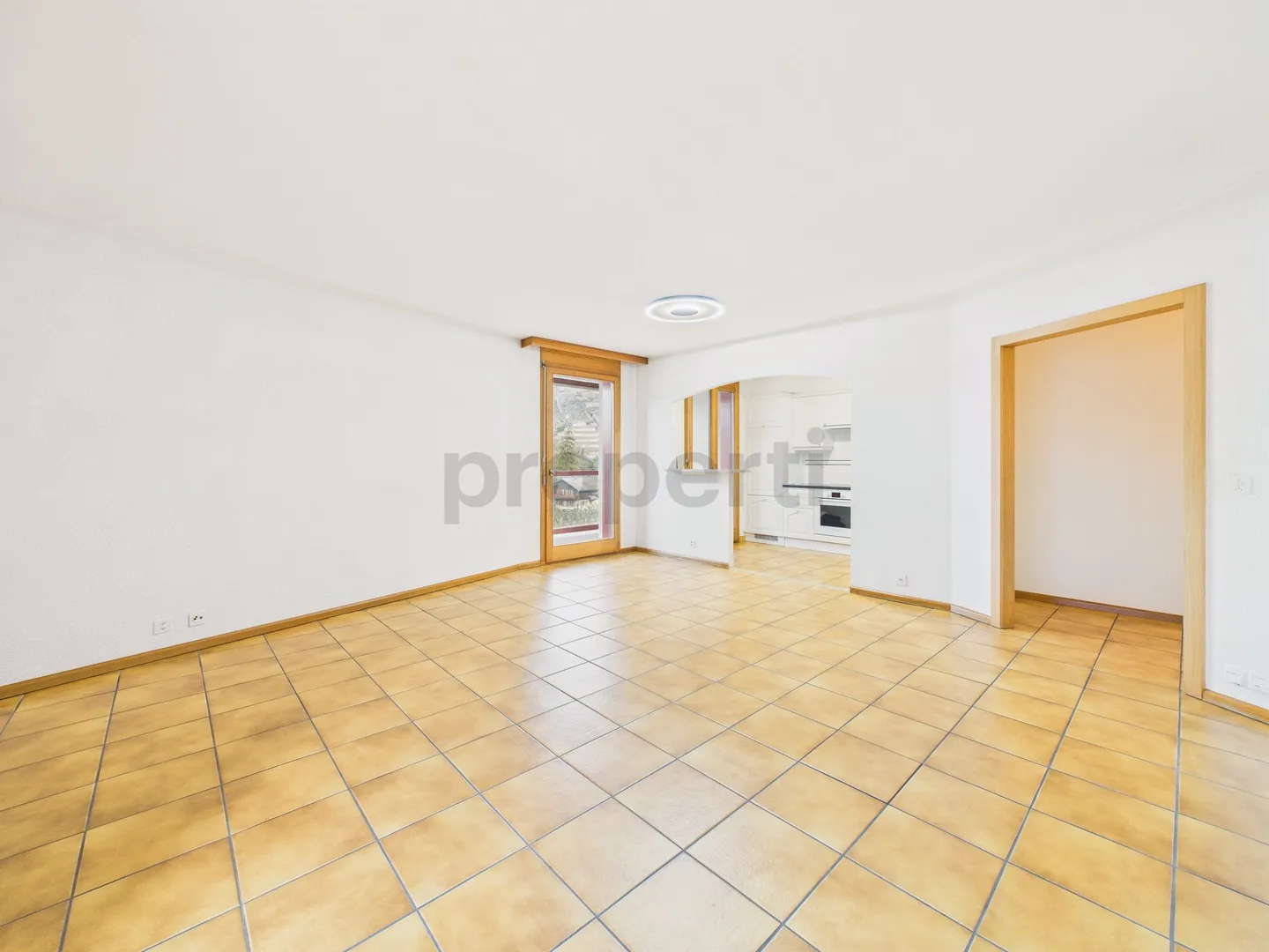 Spacious 3.5 room apartment with balcony in Sion - Photo 1 of 12