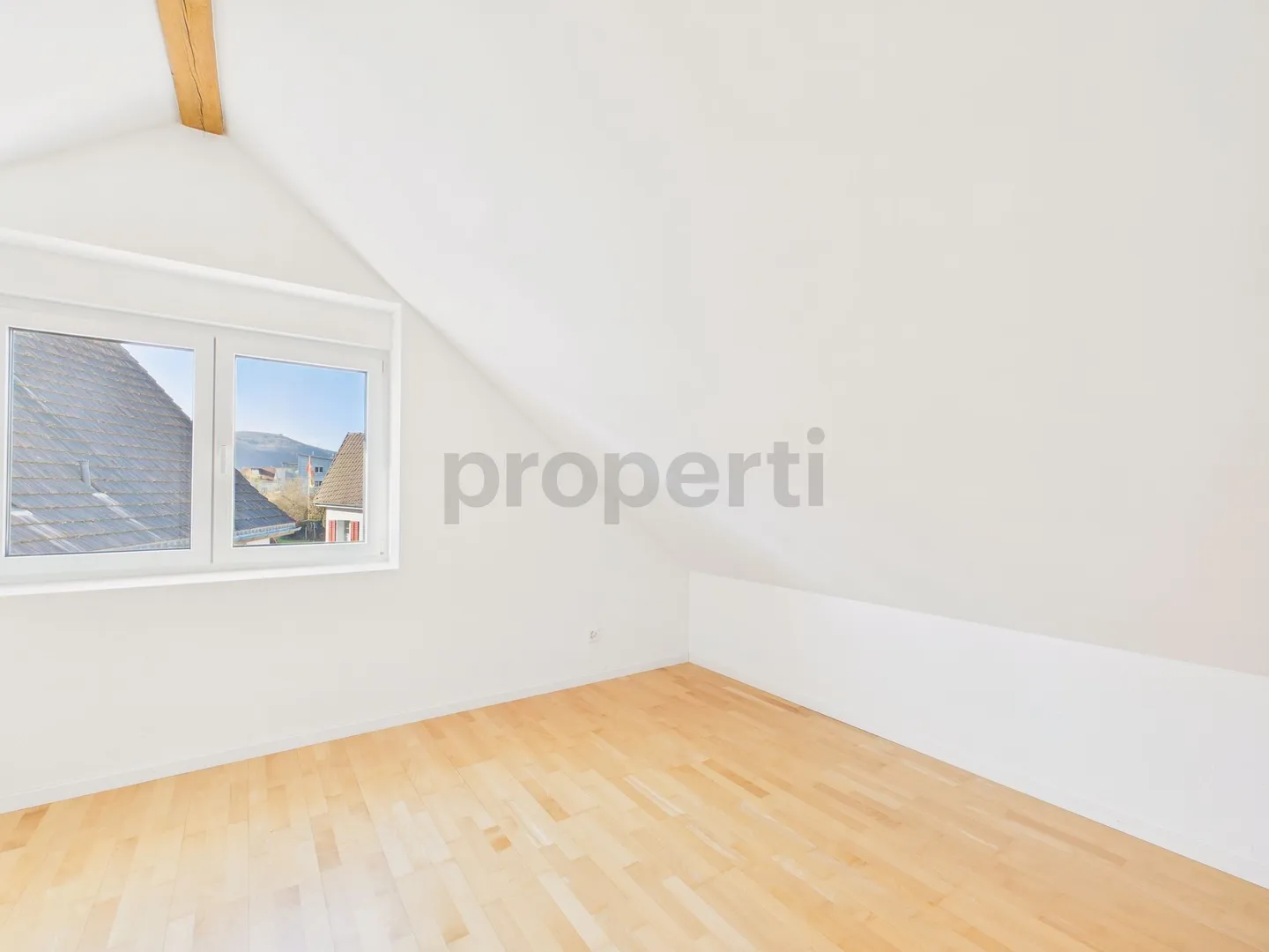 Attico spazioso di 4,5 stanze con posizione centrale, Thayngen - Foto 10 di 13