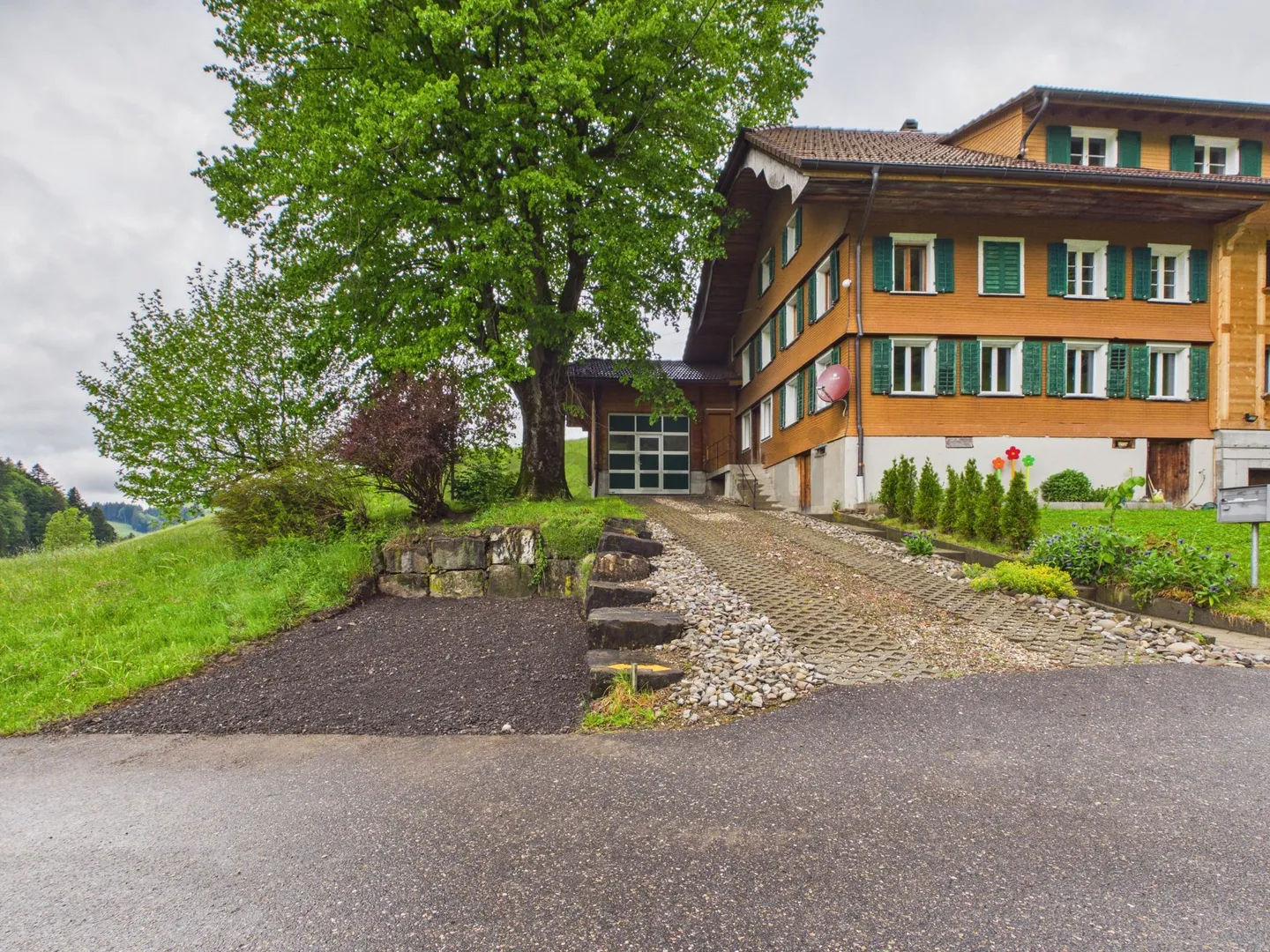 Moderna casa colonica di 5 stanze con cantina, Schüpfheim - Foto 1 di 13