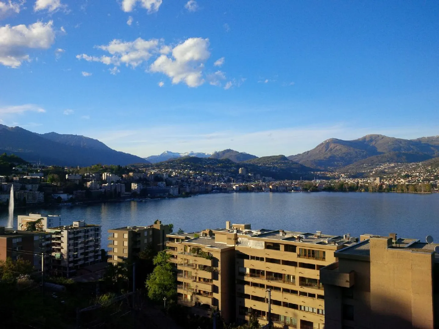 Appartamento ristrutturato con vista lago a Paradiso - Foto 8 von 12