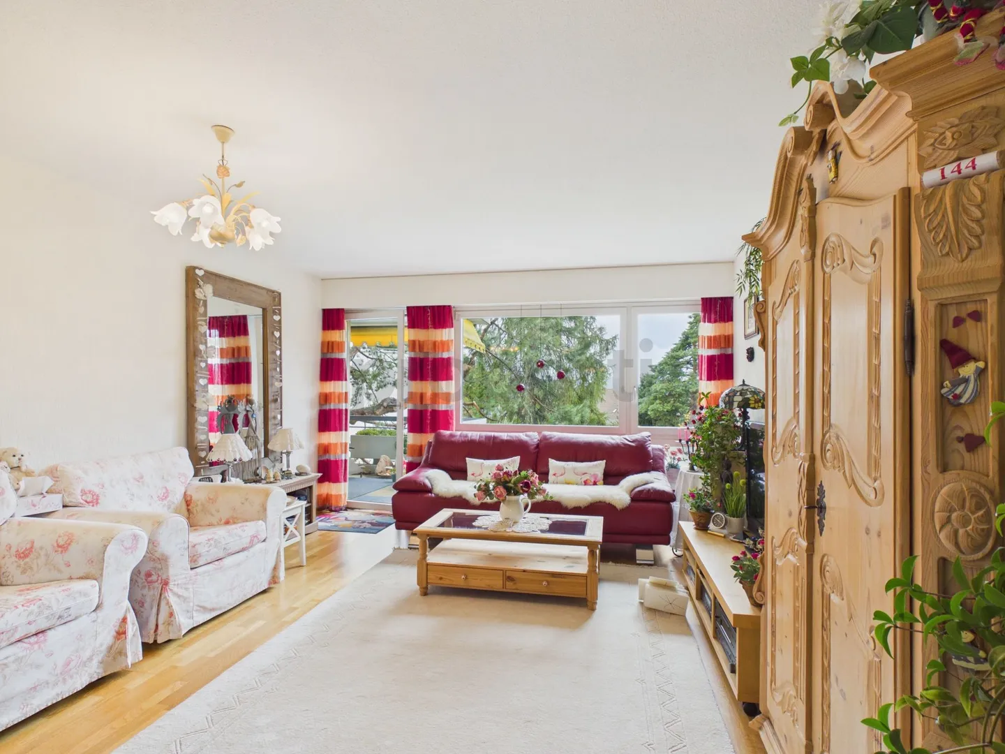 Lichdurchflutete Wohnung mit viel Platz und Weitsicht - Foto 1 von 12
