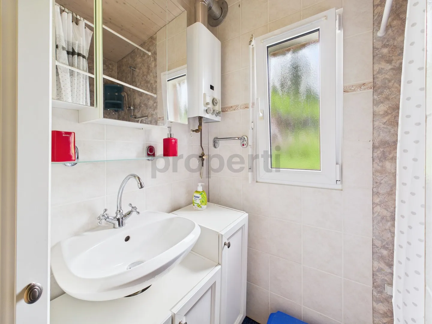 Chalet idilliaco a Vermes: Relax totale nella natura mozzafiato! - Foto 9 di 13