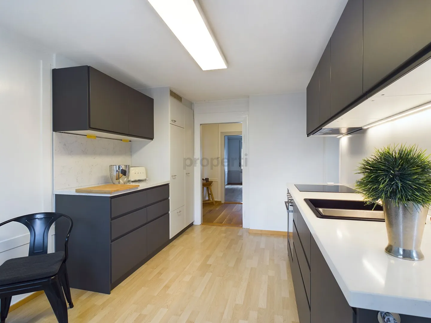 Central and modern - 4.5-room apartment in Degersheim - Photo 4 of 13