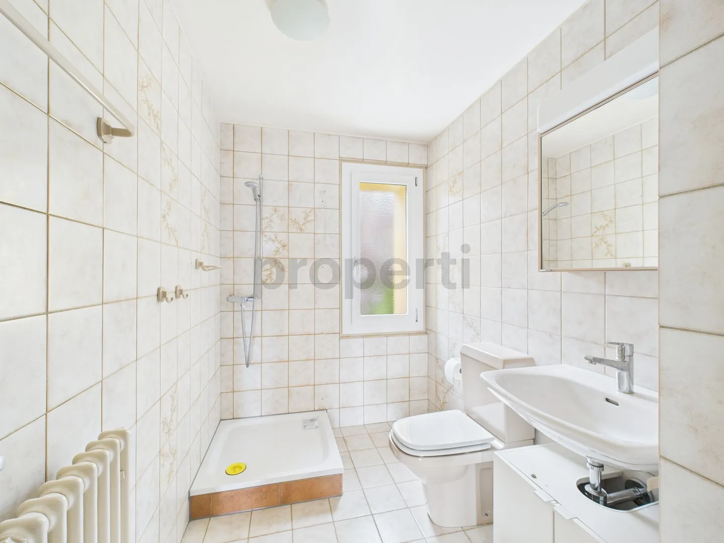 Charming 2.5 rooms with panoramic lake view in Milvignes - Photo 6 of 8