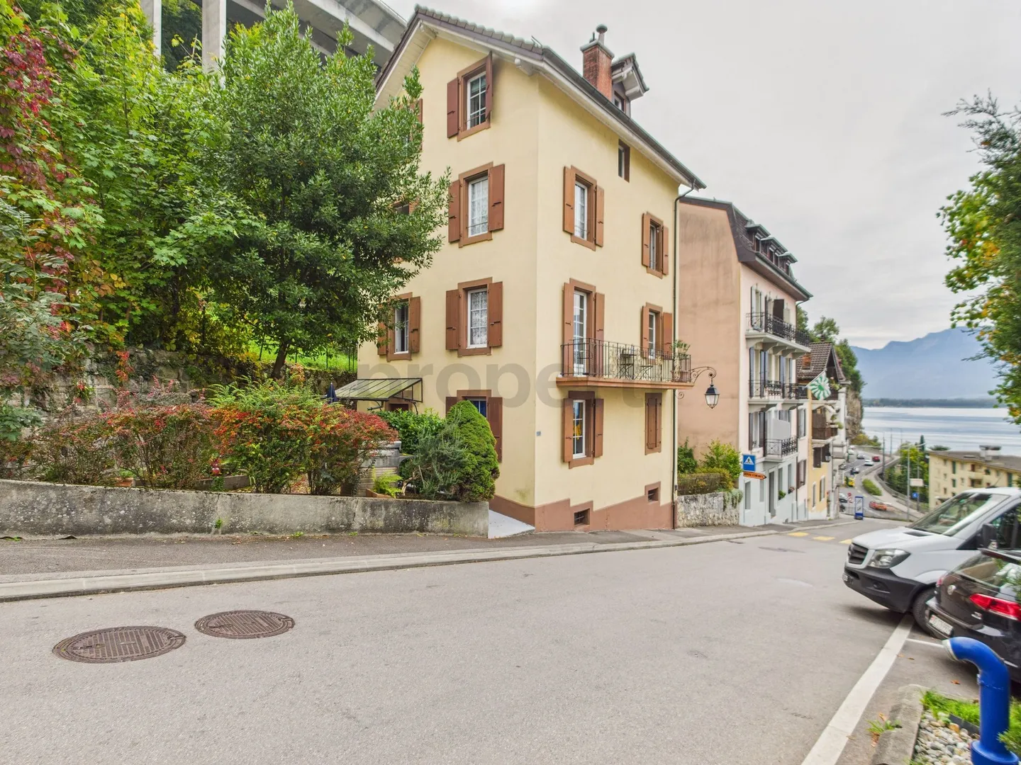 High-end multi-family house in Veytaux - Photo 1 of 10