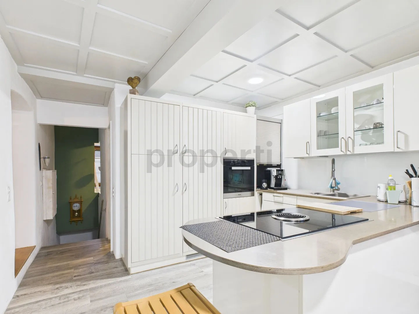 Charming 4.5-room maisonette apartment in the historic Zehntenhaus – Where history meets modern living comfort - Photo 1 of 13