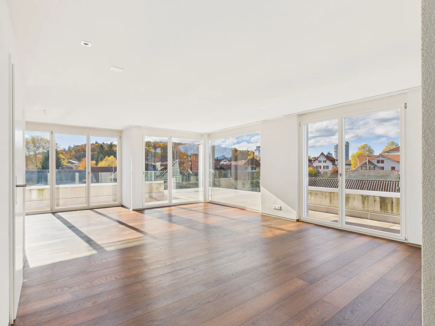 Exclusive penthouse apartment with sun terrace in Ostermundigen, Canton BE - Photo 2 of 13