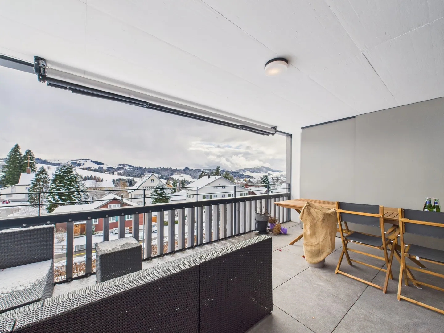 Moderno appartamento di 3.5 locali con splendida vista sulle Alpi a Teufen AR - Foto 10 di 12