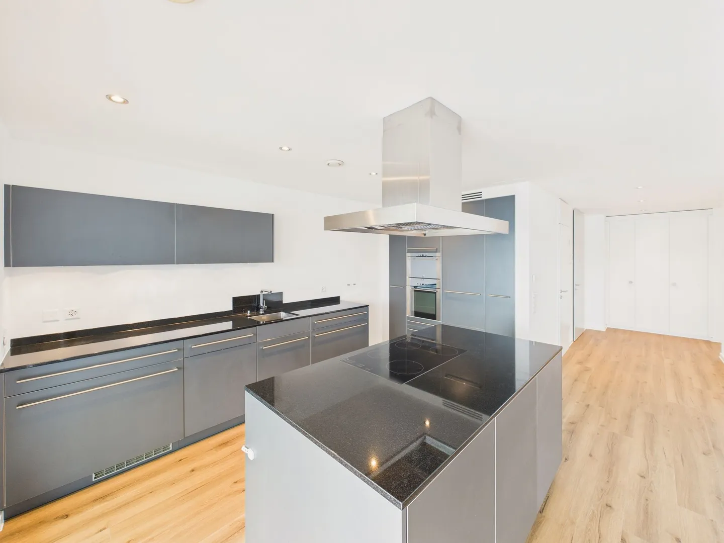 Appartement moderne Minergie 3.5 pièces dans la verdure et pourtant proche de la ville - Photo 2 sur 13