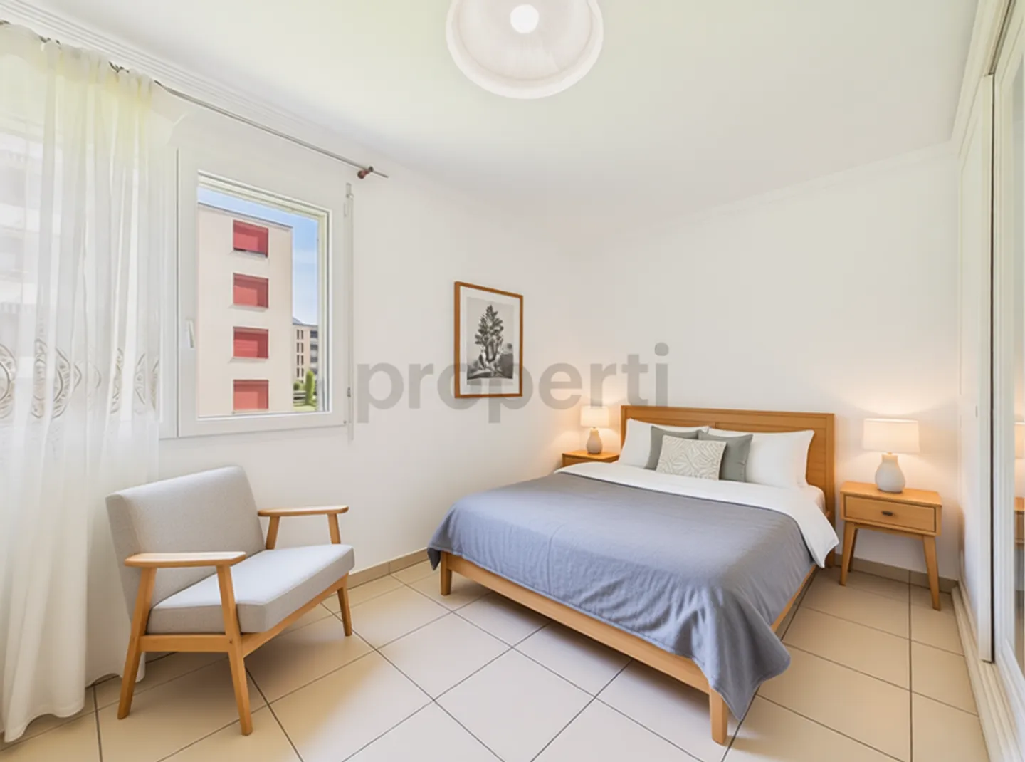 ELEGANT 4.5-ROOM APARTMENT With terrace and private laundry - Photo 10 of 13