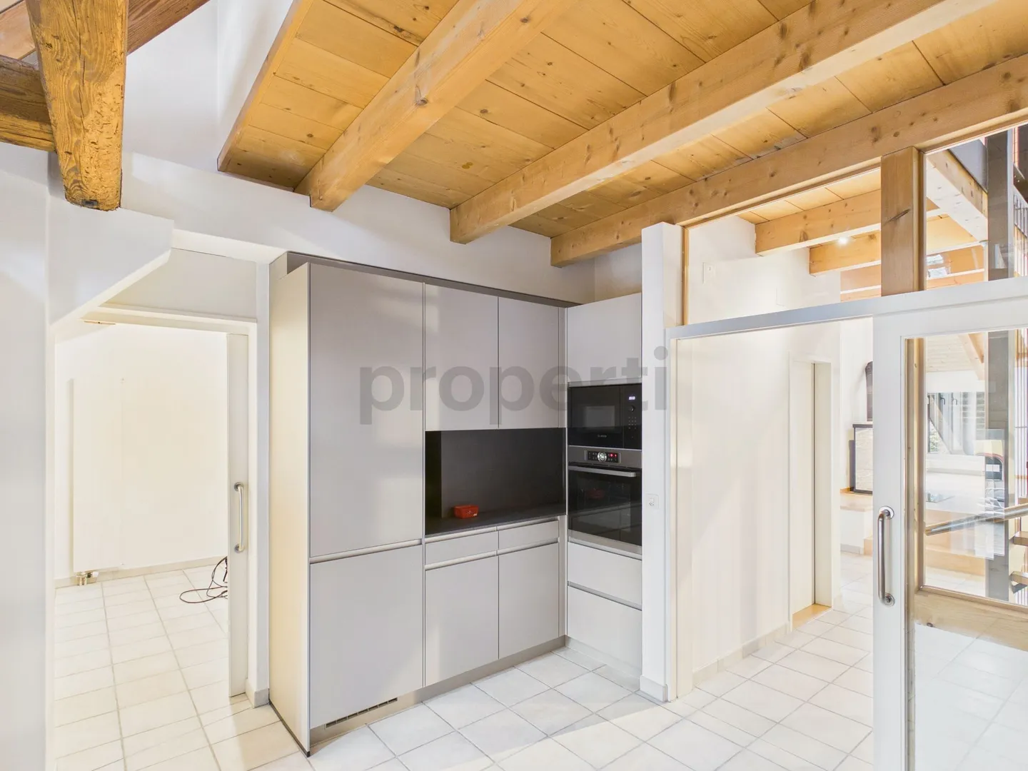 Charming 5.5-Room Farmhouse with Balcony, Muttenz - Photo 7 of 13