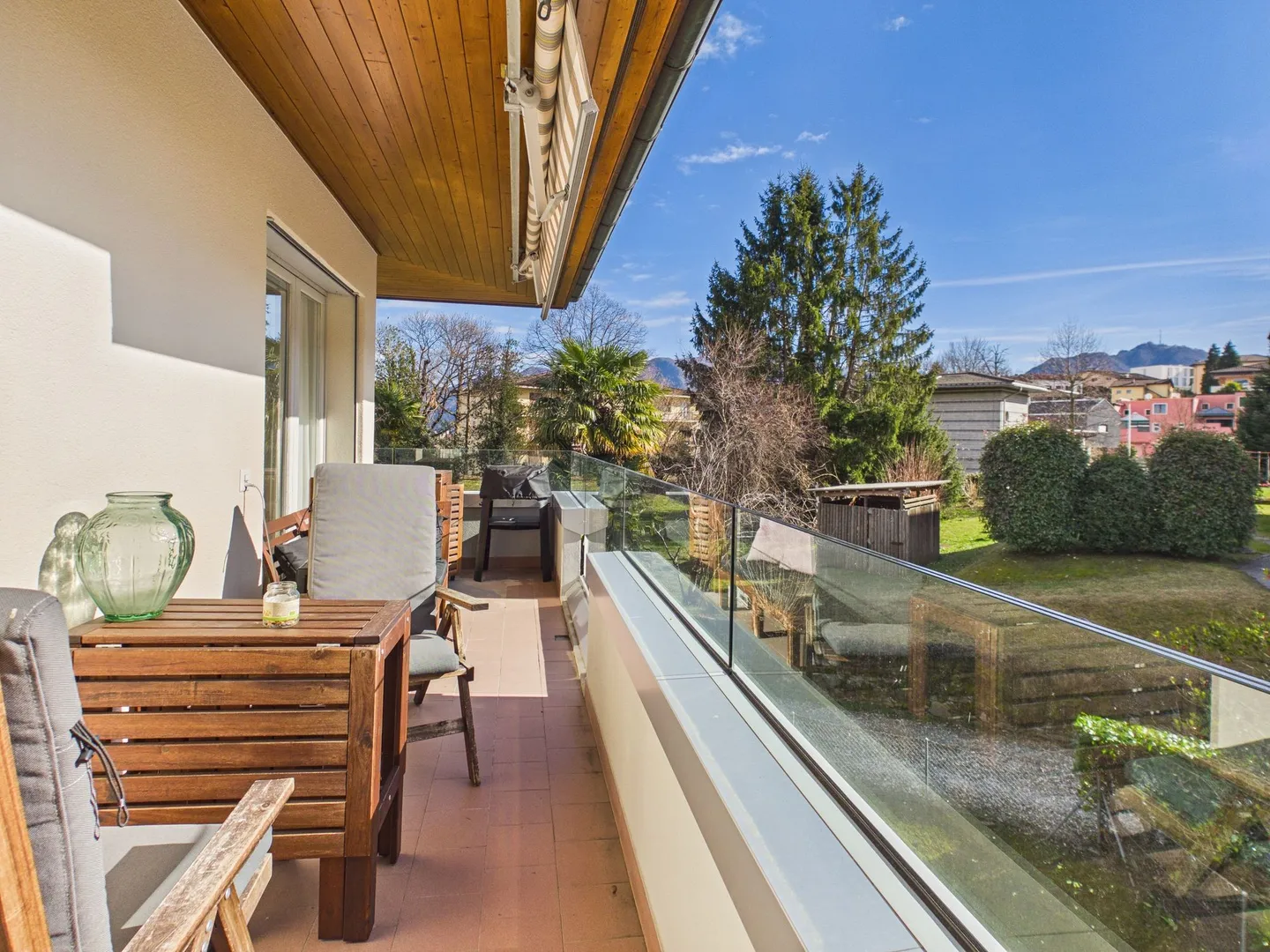 Elegant 4.5-room penthouse sunny with elevator in a quiet area - Photo 6 of 12