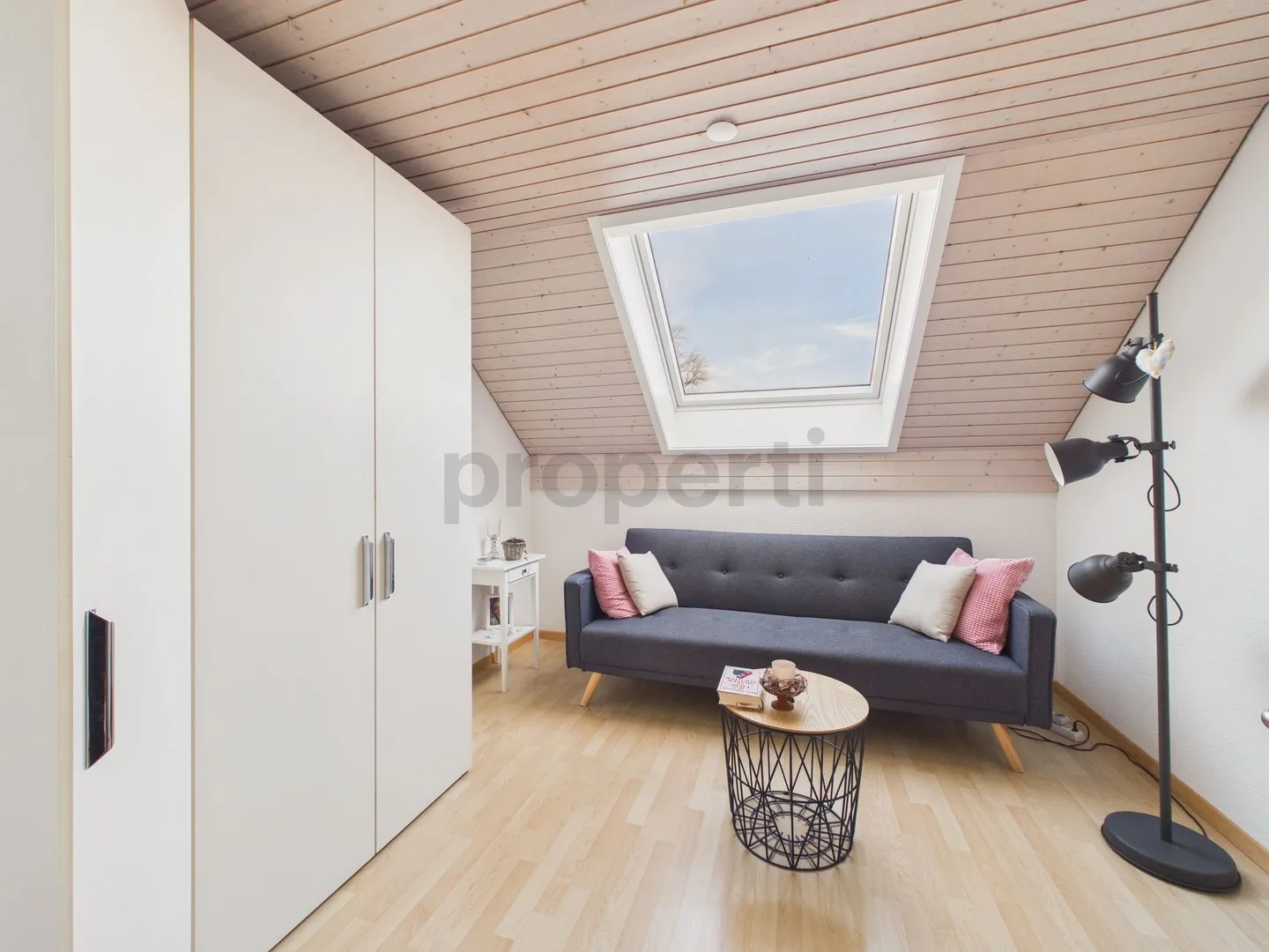 Luminoso appartamento duplex di 5,5 locali con galleria a Emmen, Canton Lucerna - Foto 9 di 13