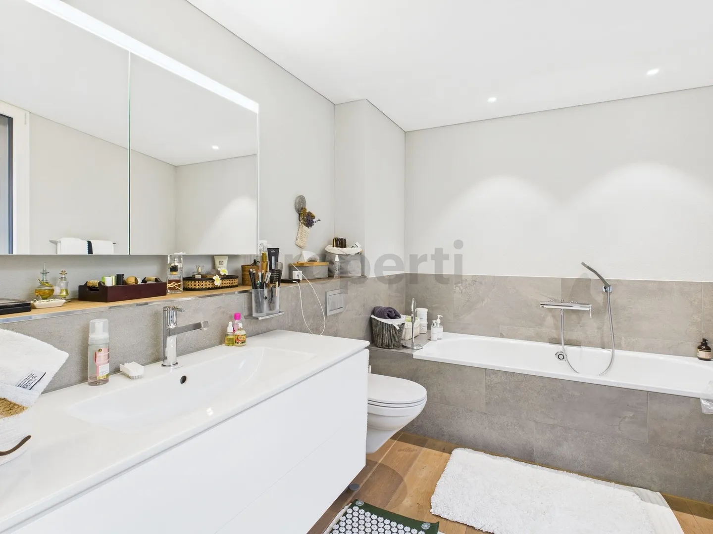 Wohnen mit Aussicht: Moderne 4.5-Zimmer-Oase über dem Vierwaldstättersee - Foto 8 von 13