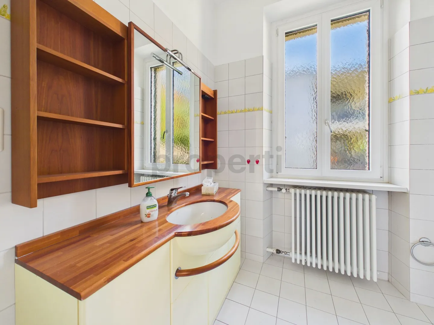Historischer Charme, großzügige Räume & natürliche Helligkeit! - Foto 12 von 13