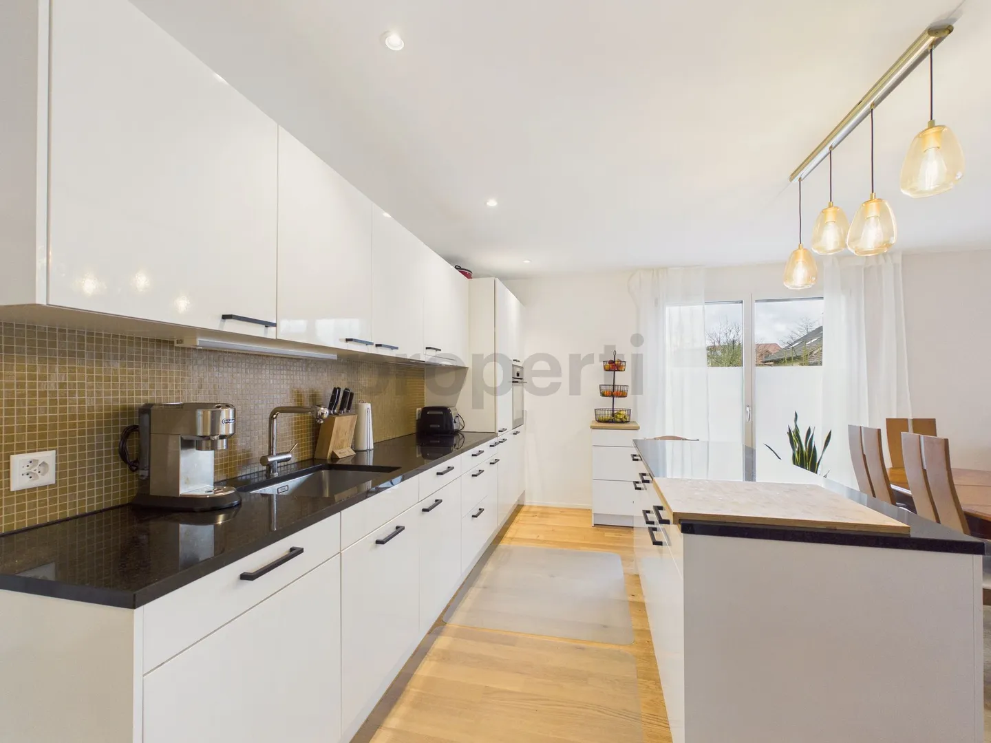 Vivere strategicamente: Appartamento moderno con giardino - Solo 3 min. per l'A1 - Foto 5 di 12