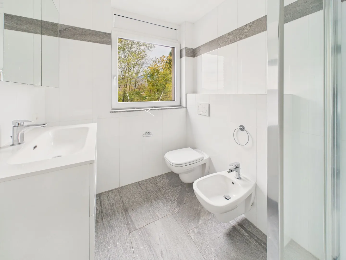 Modern 3.5-room apartment with terrace and hobby room in Cadro - Photo 9 of 13