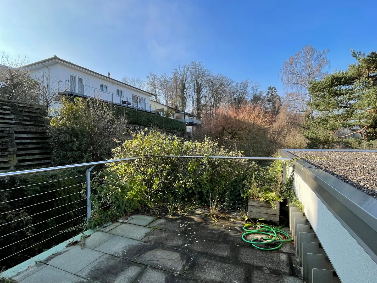 Grosszügiges Einfamilienhaus mit einzigartiger Architektur in ruhiger Top-Lage mit grossem Garten - Foto 12 von 13