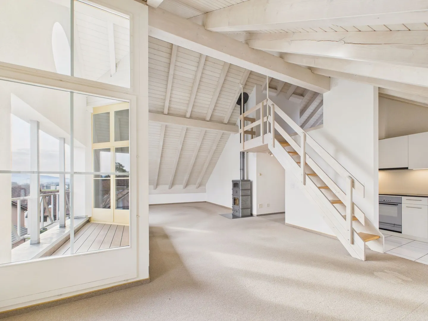 Modern 4.5-Zimmer-Dachwohnung mit Weitblick in Wigoltingen - Photo 1 of 12