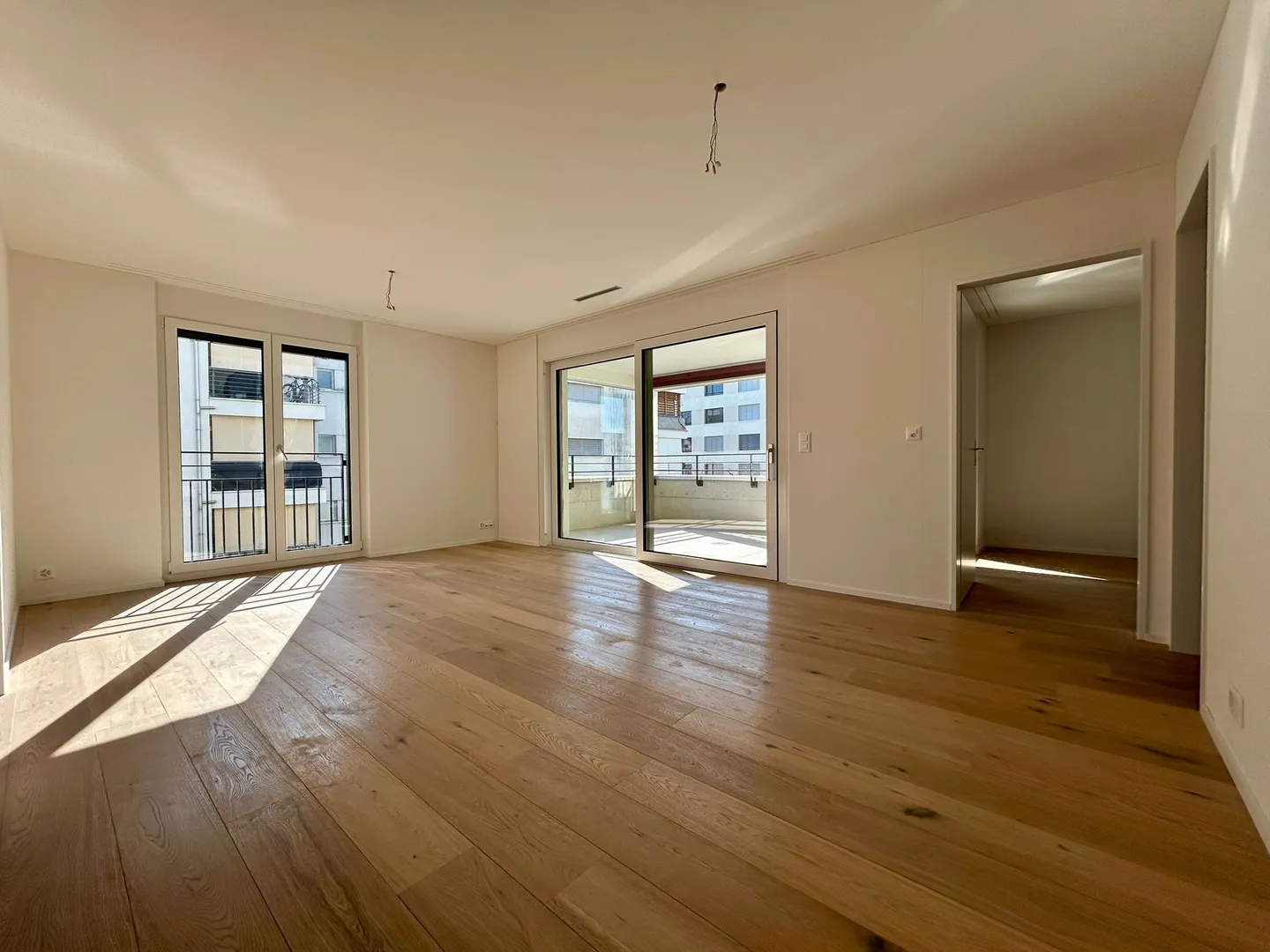 Moderne 3.5-Zimmer-Wohnung in Zürich - Foto 2 von 13