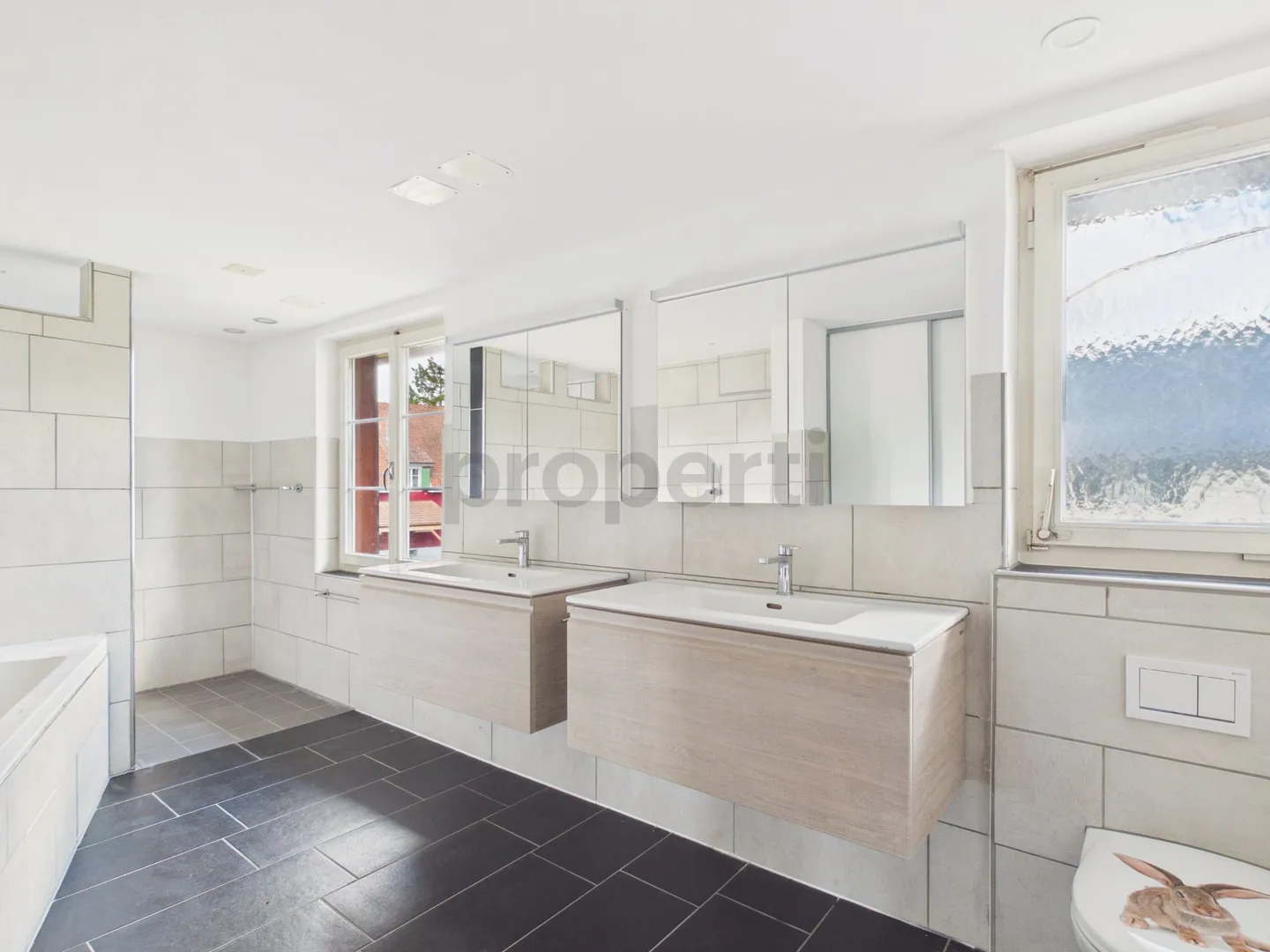 Neu renovierte 4.5-Zimmer-Eigentumswohnung mit Keller, Amriswil - Photo 9 sur 13