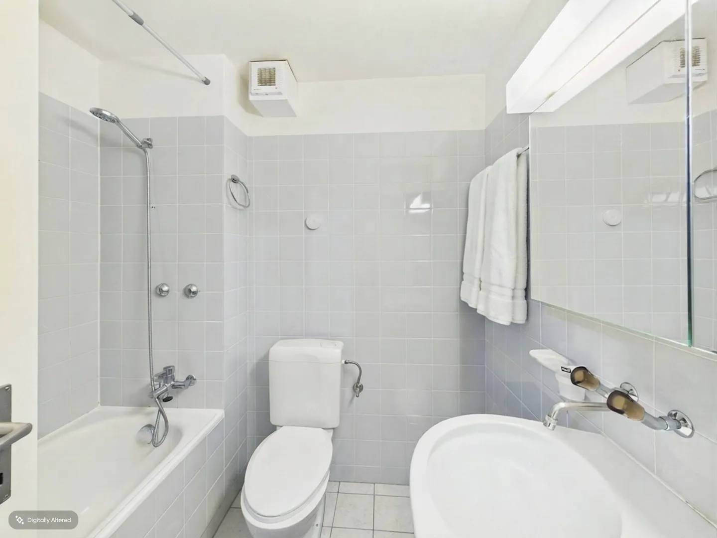 Maisonette Dream on Two Levels: Renovated in 2020 with Underfloor Heating, Balconies, and Parking Space - Photo 8 of 12