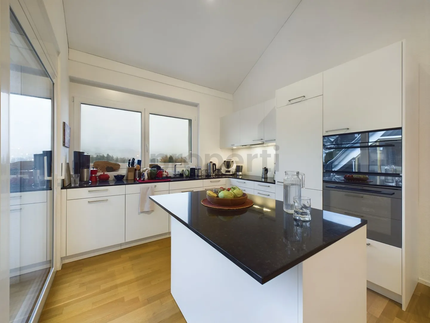 Unique living experience in Ernetschwil - Furnished penthouse with panorama, sauna & design at top level - Photo 4 of 11