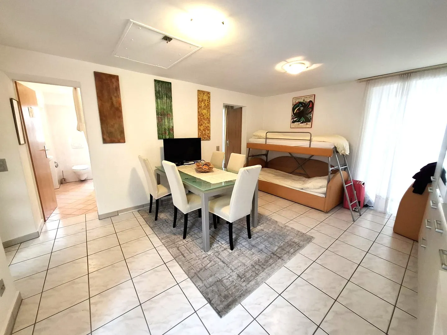 Charming 2.5-Room Apartment in Ascona - Dream Vacation or Secure Airbnb Investment - Photo 1 of 8