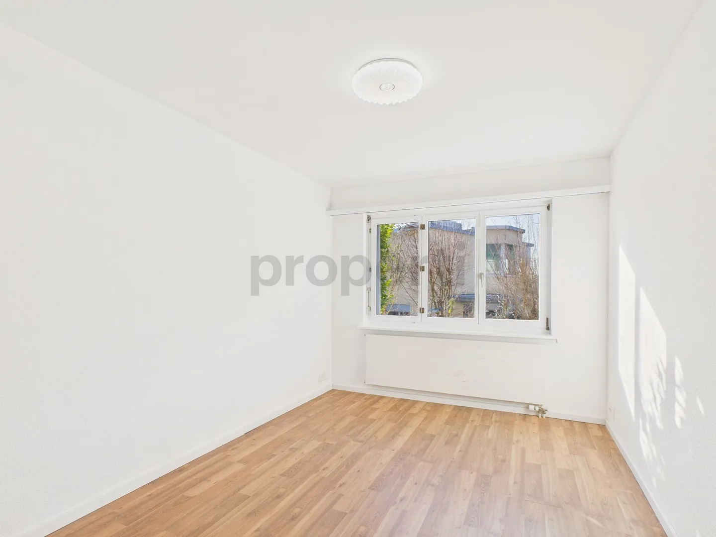 Ampio appartamento con terrazza di 3,5 locali a Bülach - Foto 5 di 12