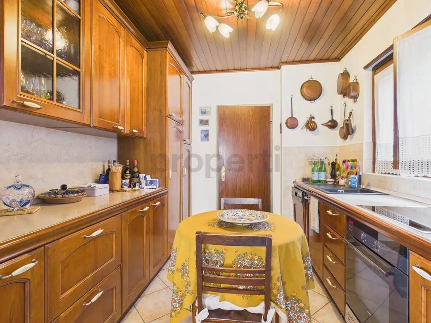 Doppelhaushälfte mit Panoramablick auf den Luganersee und privatem Garten in Bissone - Foto 4 von 13