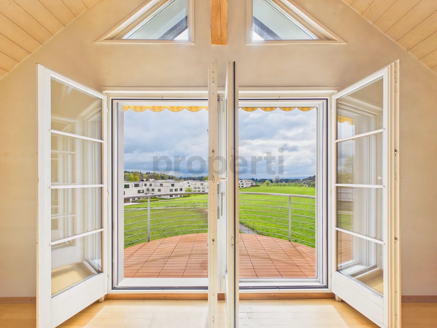 Luminoso appartamento loft con balcone sul verde, Hausen am Albis - Foto 6 di 13