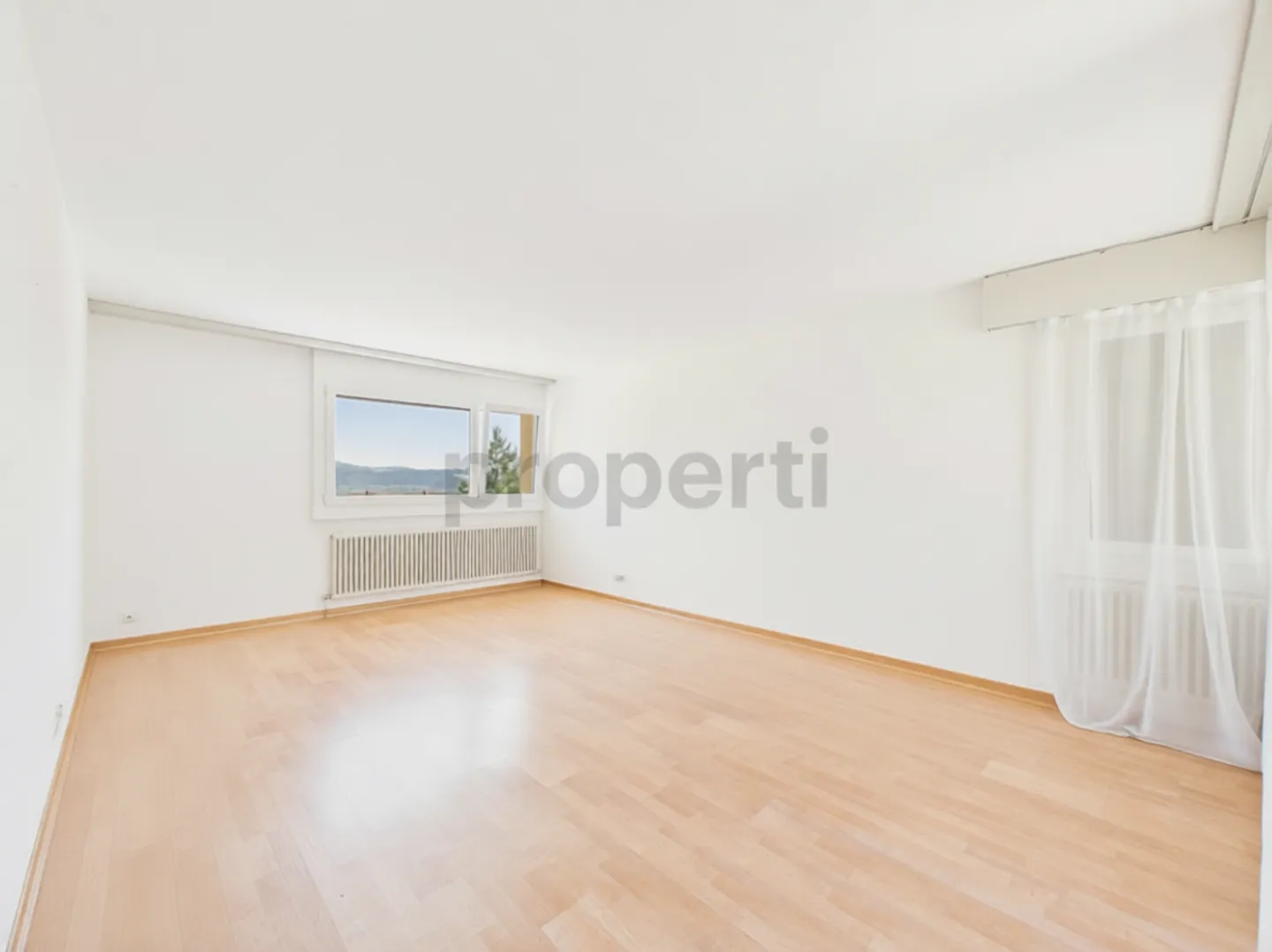 Light-Filled Living with Two Balconies in Veltheim (AG) - Photo 1 of 13