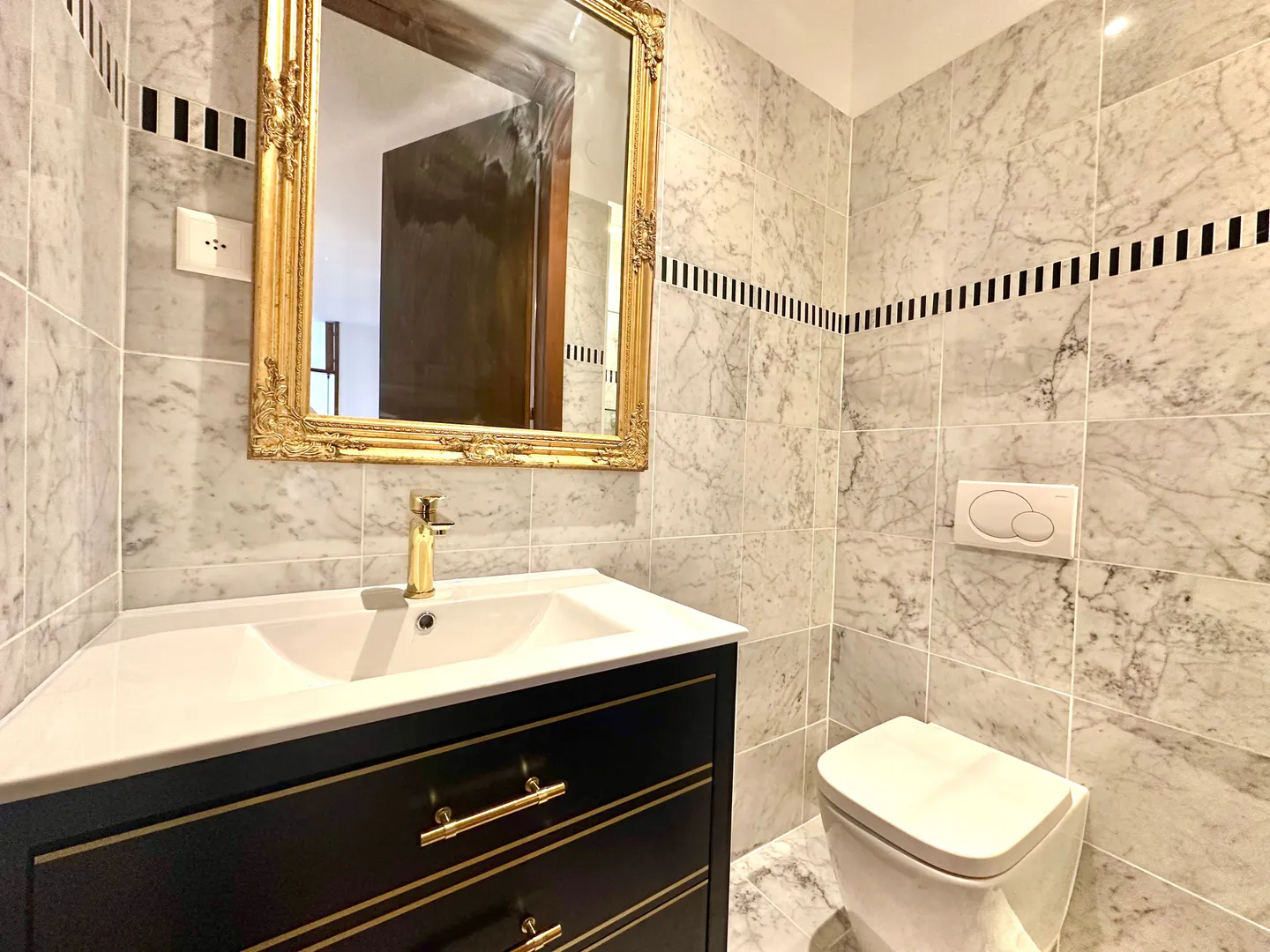 Elegant 4.5-room apartment in the heart of Lugano-Cassarate - Photo 7 of 9