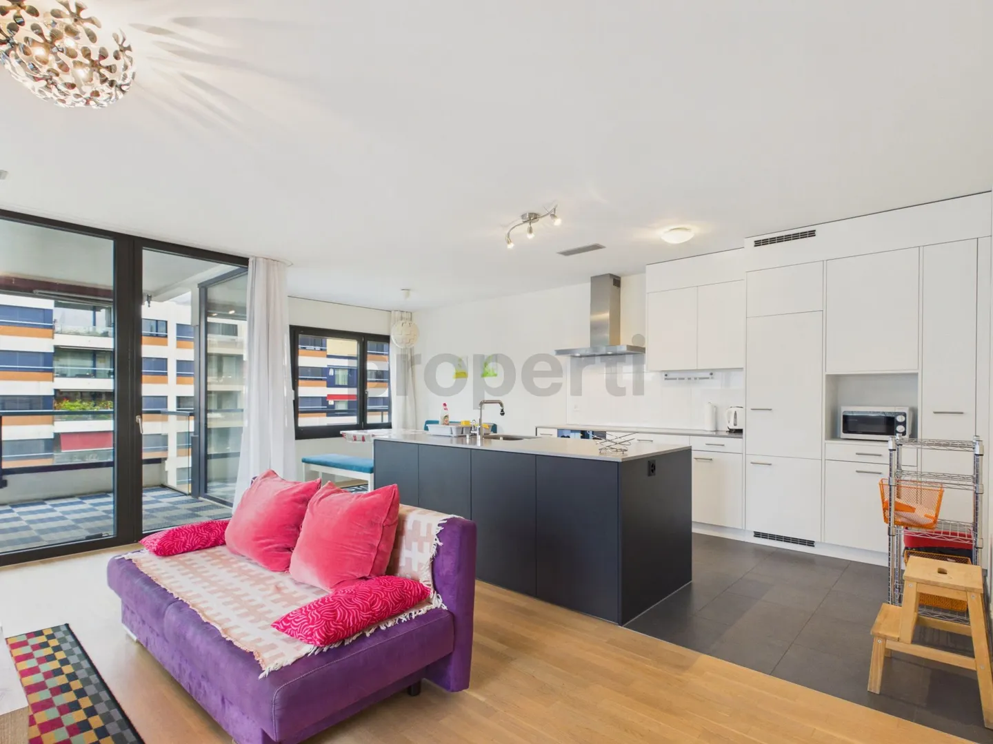 Fully furnished, built in 2014 with top energy efficiency, with garage space - Photo 4 of 12