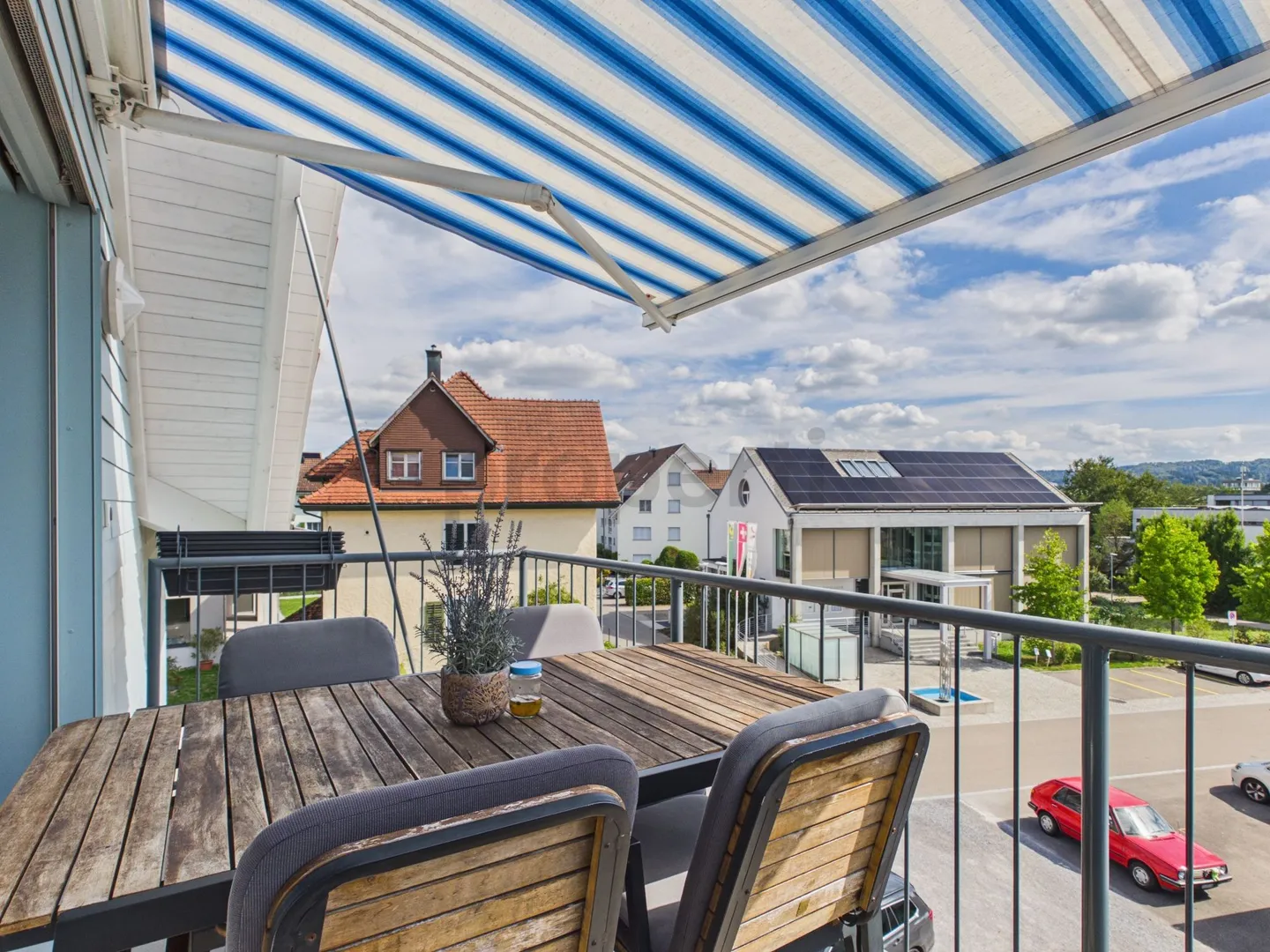 Bright 4.5-room attic apartment with 2 bathrooms & parking included - Photo 11 of 12