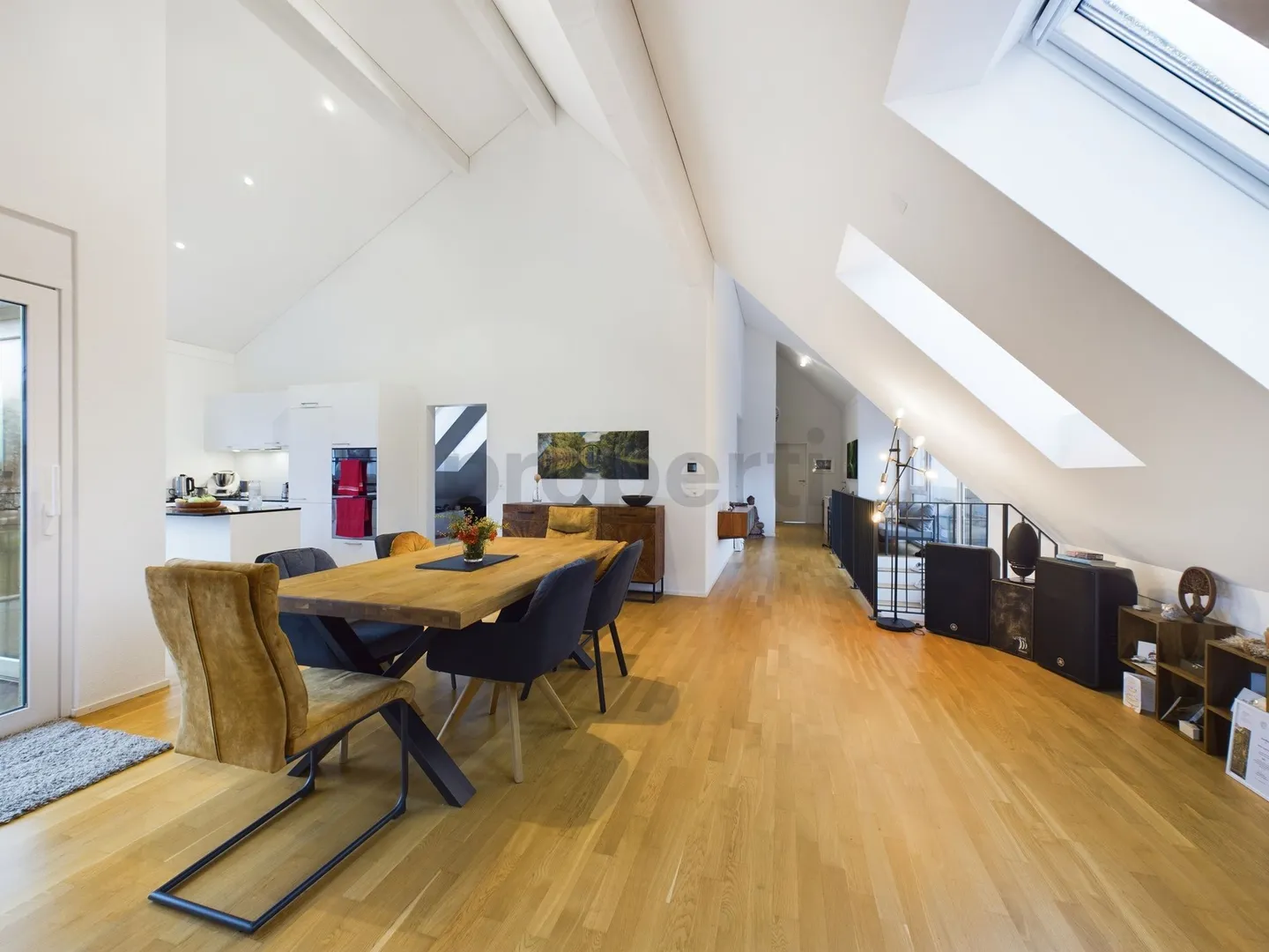 Unique living experience in Ernetschwil - Furnished penthouse with panorama, sauna & design at top level - Photo 5 of 11