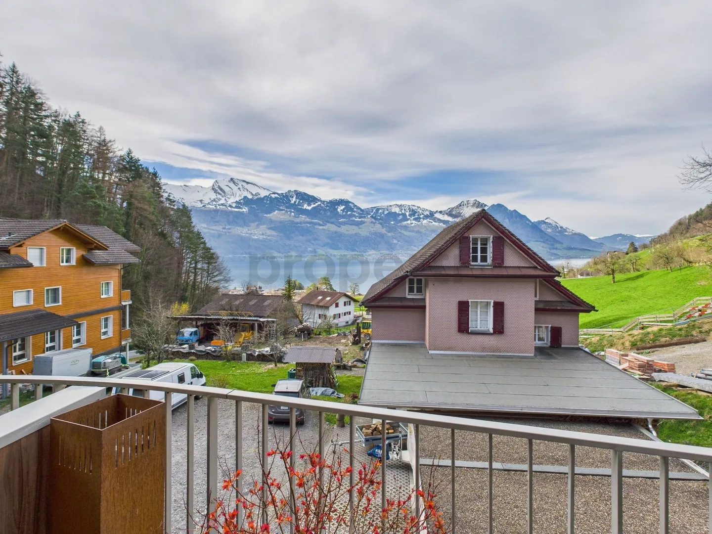Wohnen mit Aussicht: Moderne 4.5-Zimmer-Oase über dem Vierwaldstättersee - Foto 10 von 13