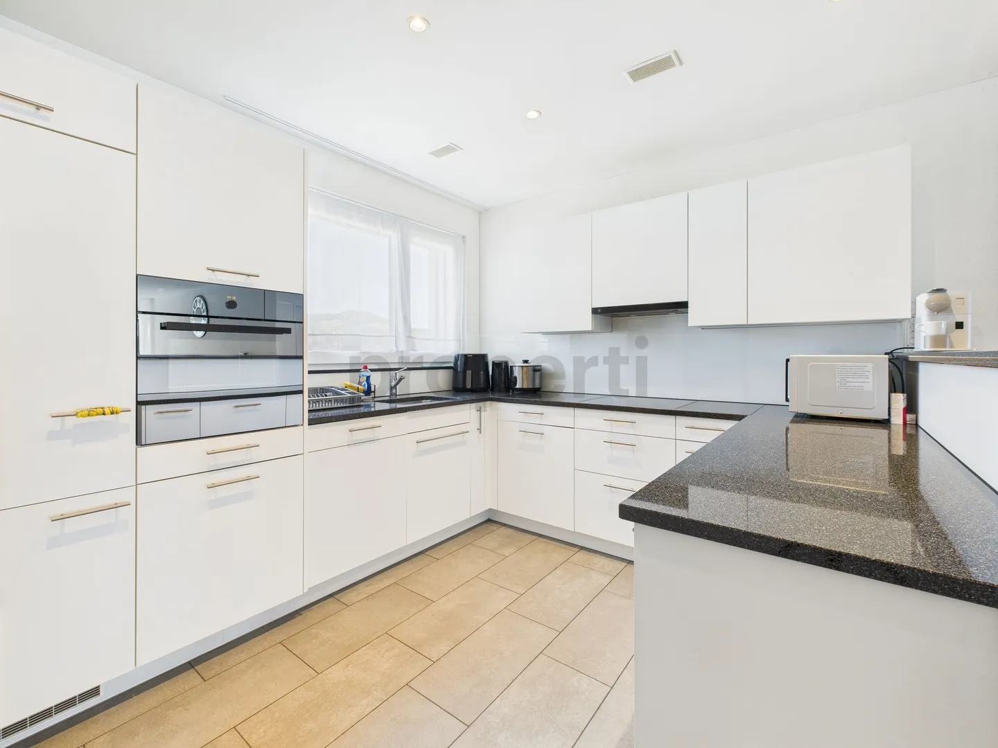 Appartement moderne et spacieux de 4,5 pièces avec beau balcon à Kleindöttingen avec reprise de prêt hypothécaire - Photo 5 sur 11