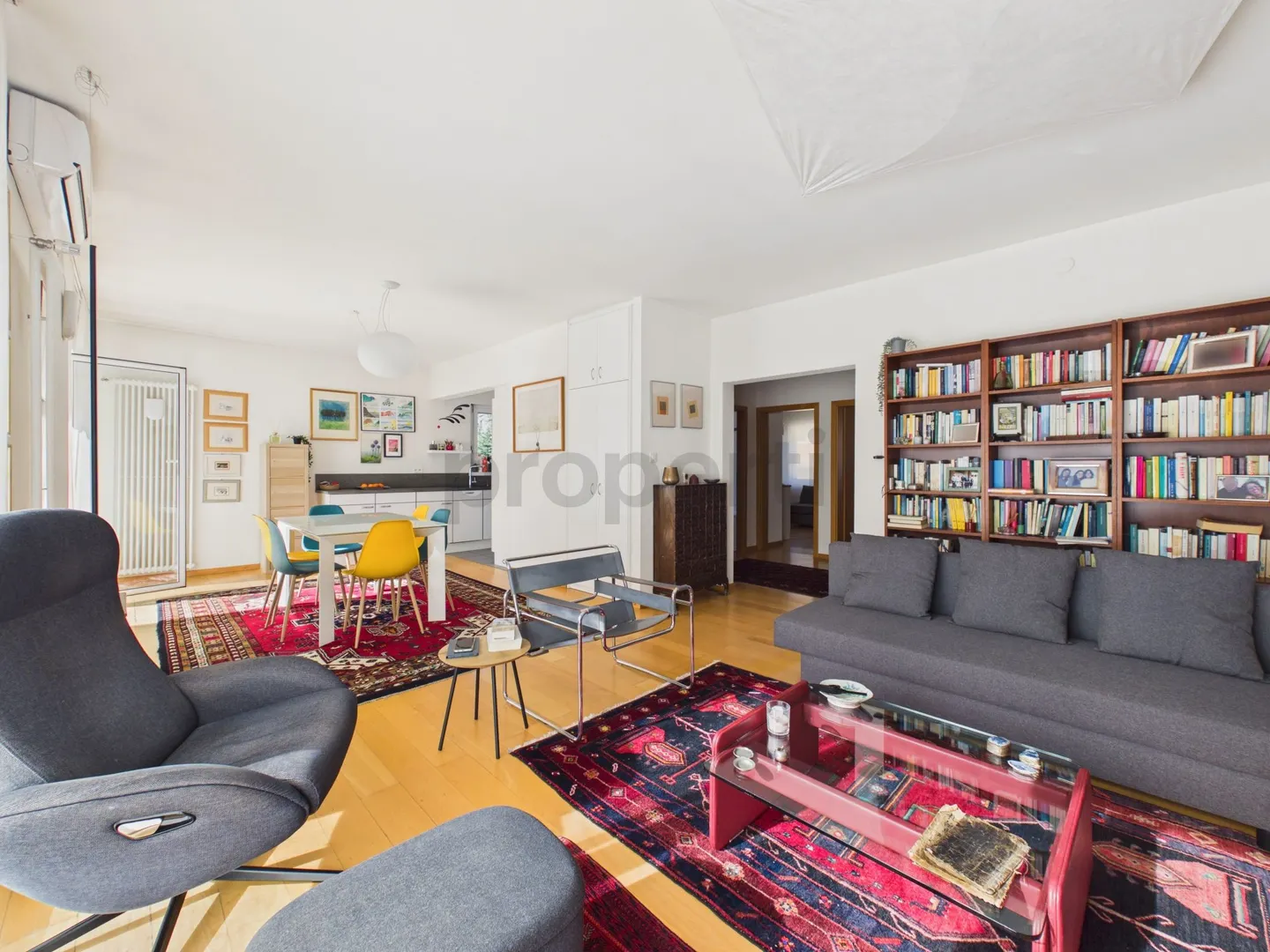 Finitions en Parquet, Climatisation & Plans Lumineux! - Photo 1 sur 11