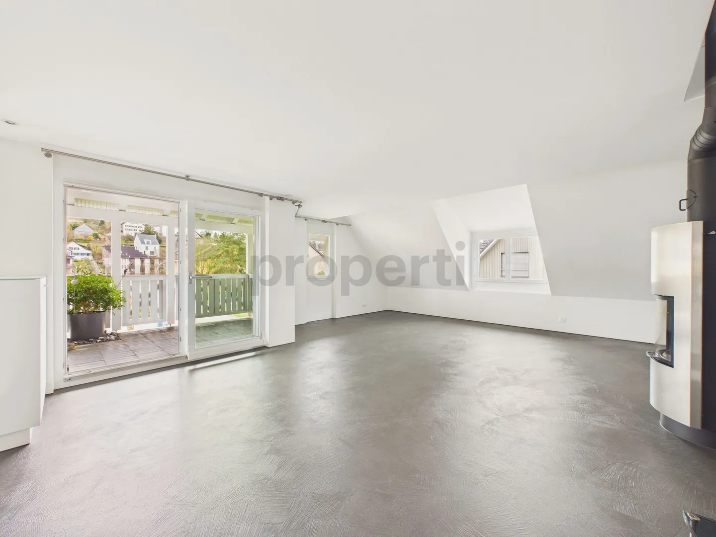 Moderne Maisonette mit Balkon - Foto 1 von 13
